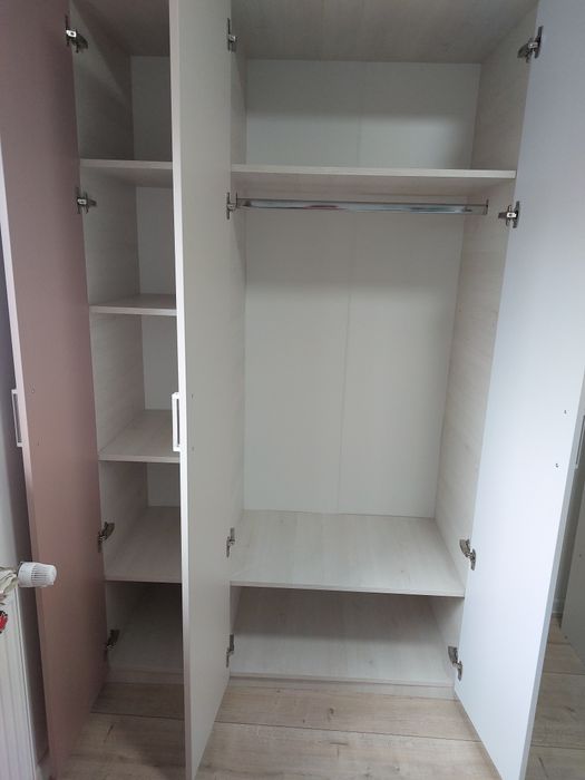 Dulap ca nou, facut pe comanda-3 usi,design modern