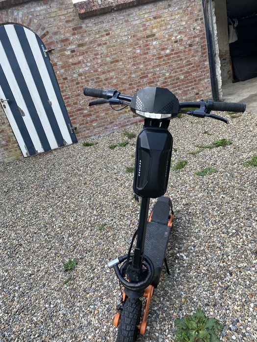 Vand sau schimb cu atv cross trotineta elecrica kukinrin G3,