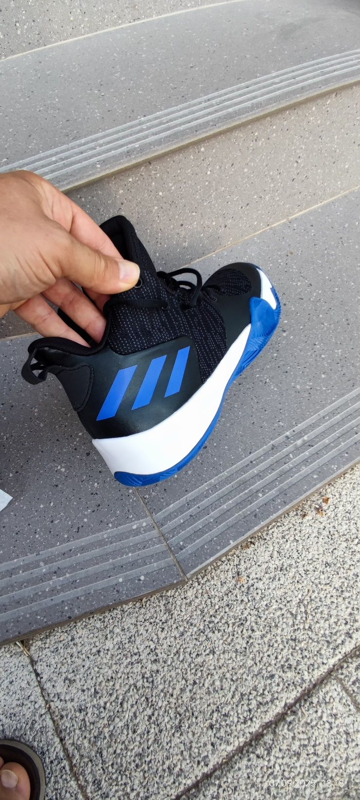 Adidas Explosive flash