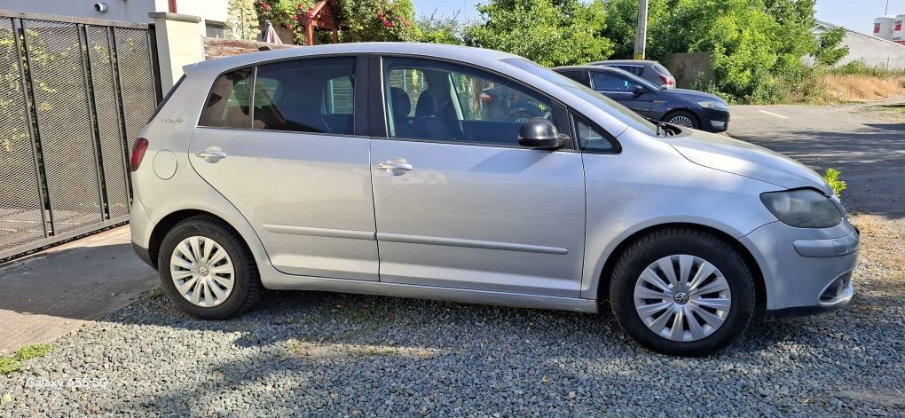 Vând VW Golf Plus TOUR V 1,9 TDI