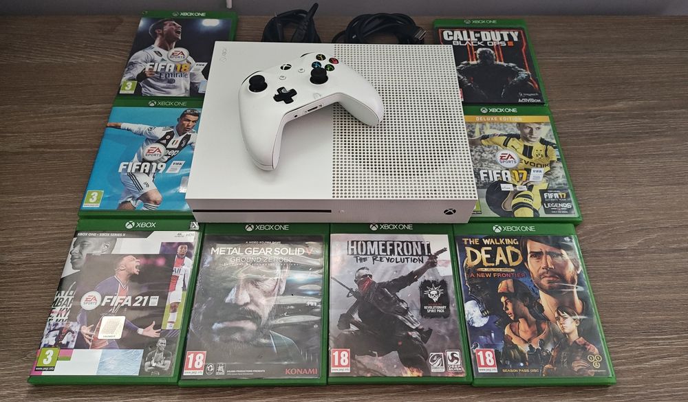 Xbox one S, 512 GB, 8 jocuri