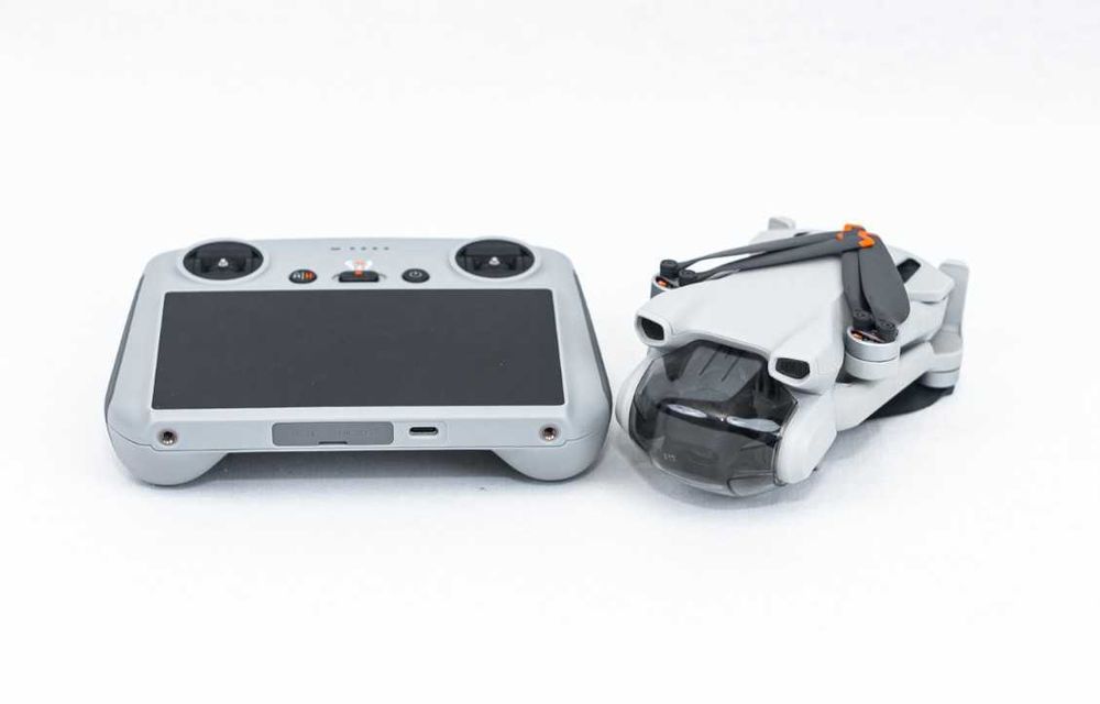 Drona DJI Mini 3 + RC - telecomada smart