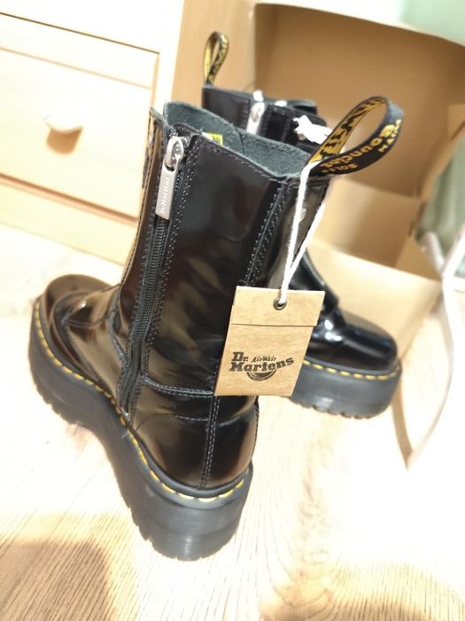 Боти естествена кожа Dr. Martens