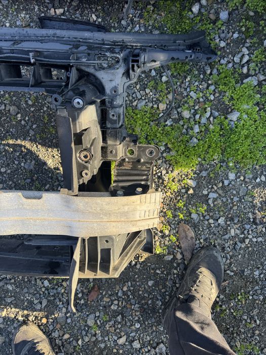 Ауди А3 Оригинална предна маска очиларка