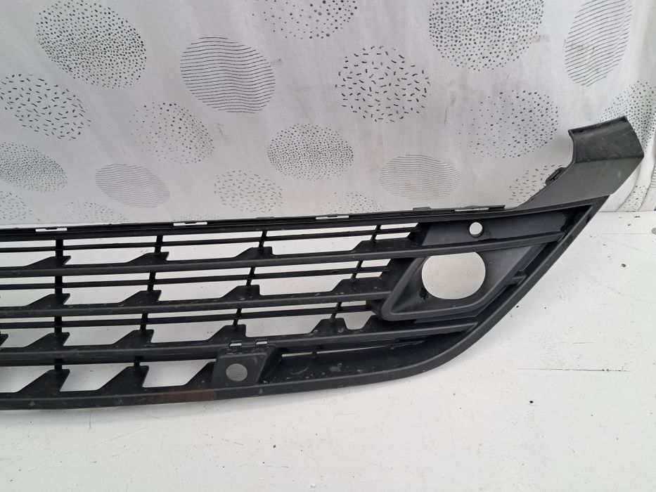 Грил решетка броня Opel Astra L
