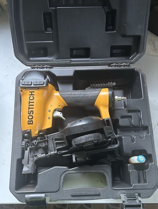 Aparat pneumatic pentru acoperis Bostitch RN 46-2, cuie 19-45 mm