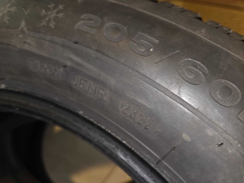 4 anvelope iarna 205/60 R16
