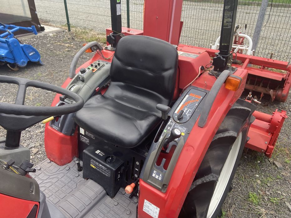 Tractor japonez Mitsubishi MT240, 4x4, servo, 24cp + freza