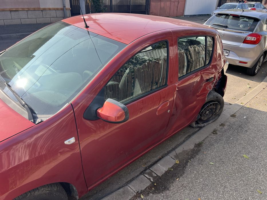 Dacia Sandero 2015 avariat lovit spate 1.2 gpl AC