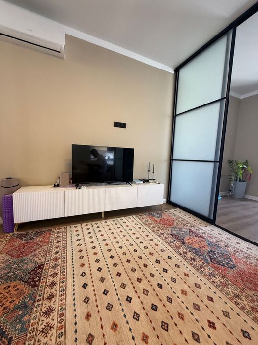 Продается 2 комн кв EL Plaza.