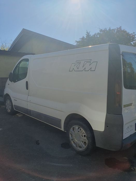 Utilitara renault traffic