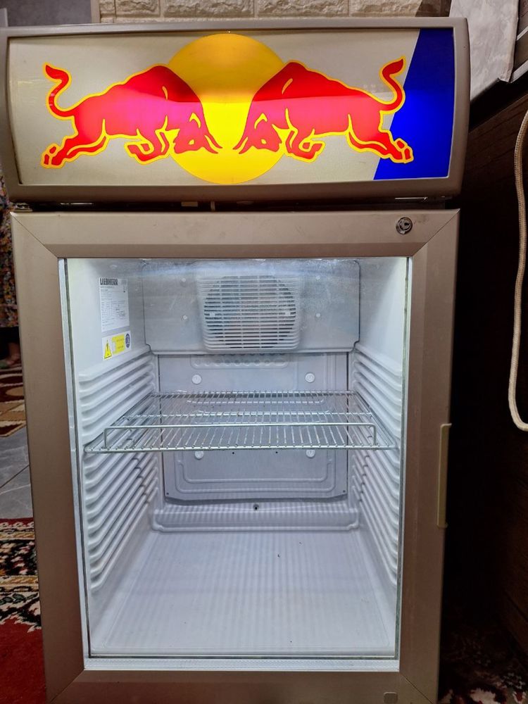 Холодильник Red Bull