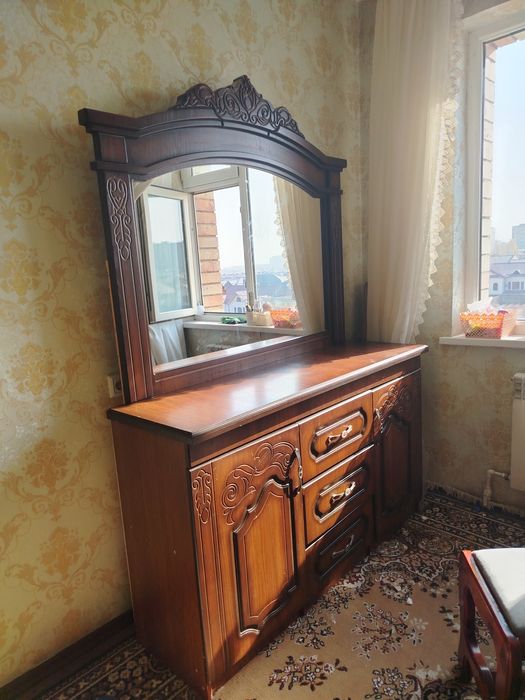 Продаётся трюмо Б/У