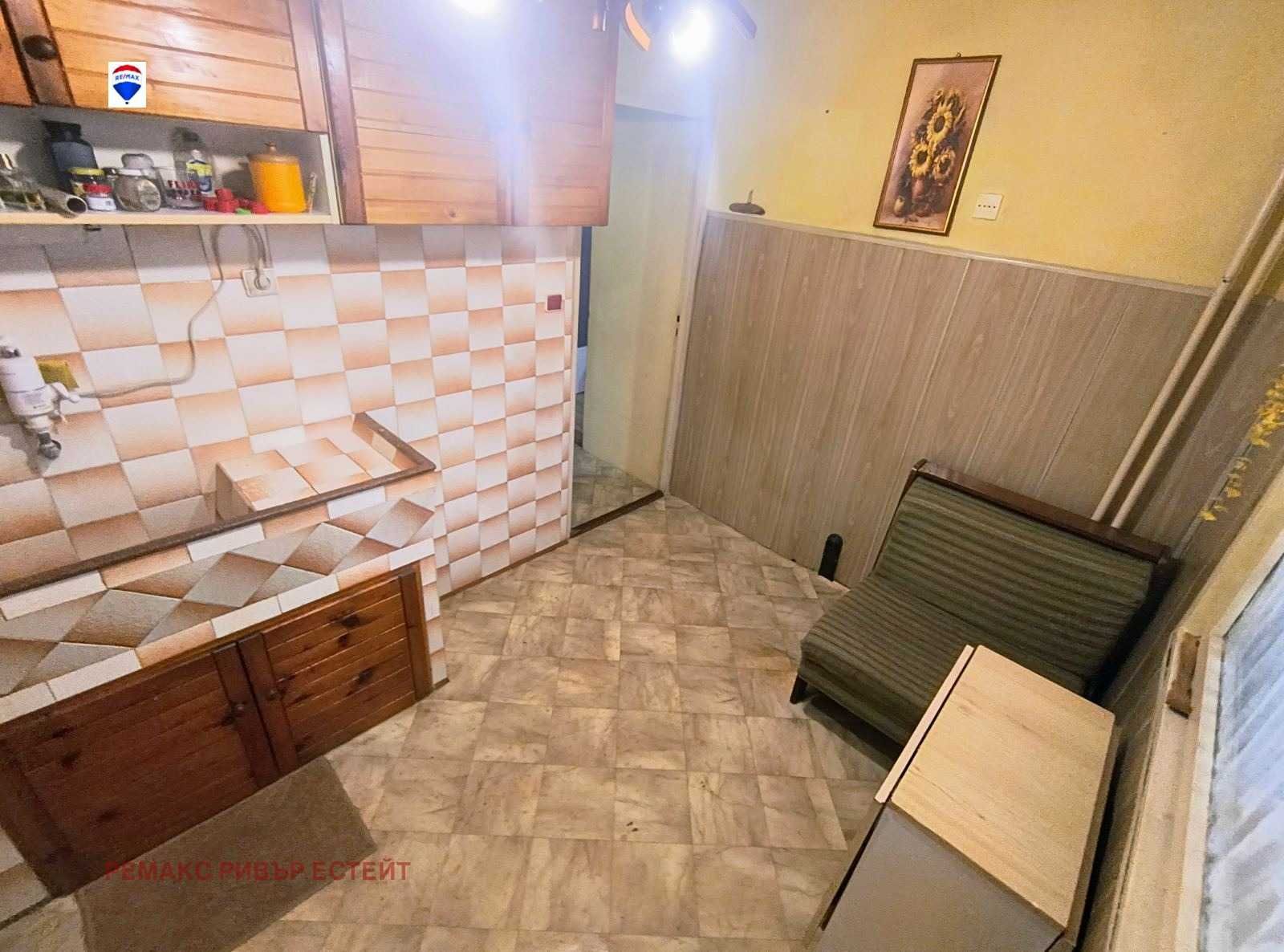 Двустаен апартамент за продажба кв. Дружба 3