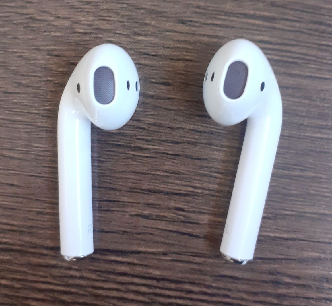 Безжични слушалки Apple air pods 2 чисто нови