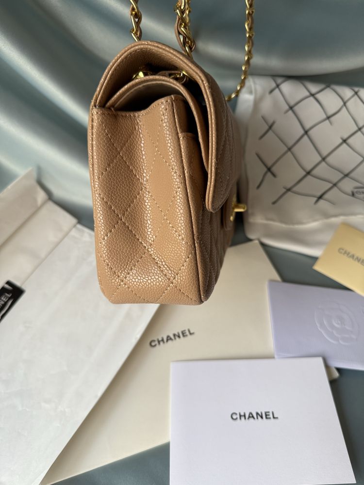 Оригинална чанта Chanel Classic Flap Bag Beige