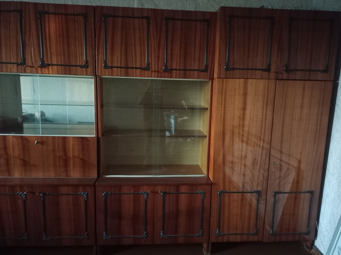 Продам советскую стенку