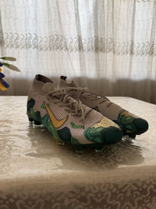 Футбольный бутсы