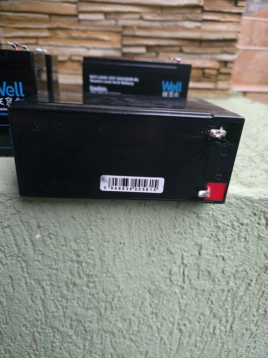 Acumulatori 12v WELL