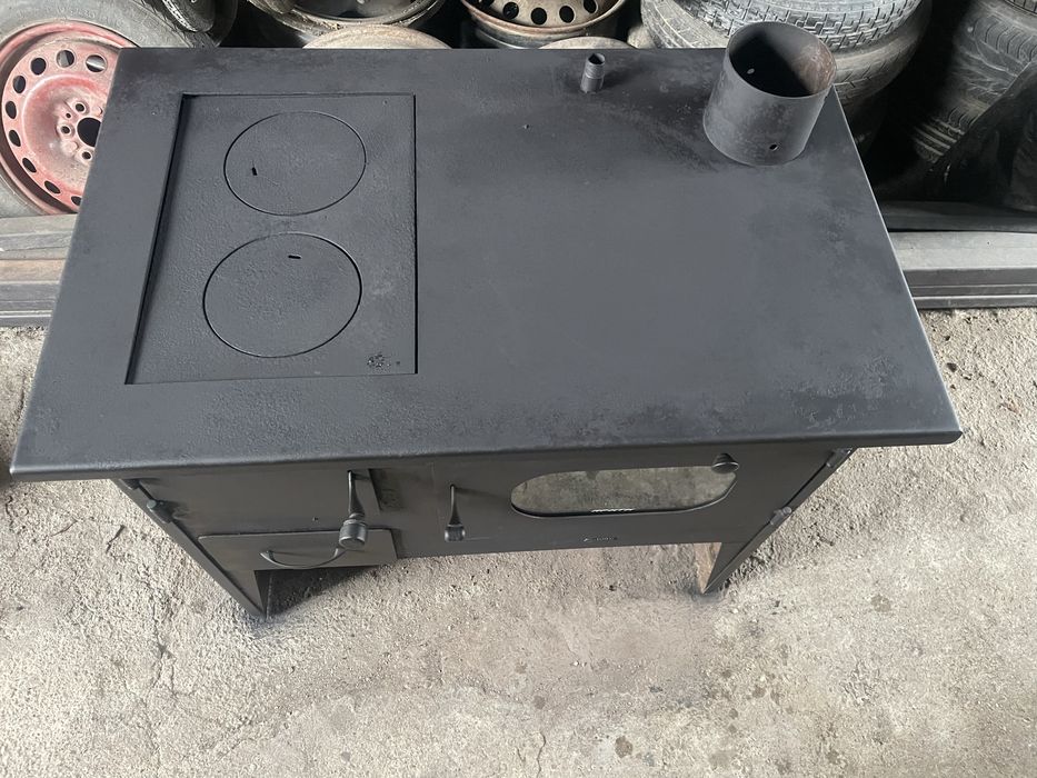 готварска печка на твърдо гориво  Прити с водна риза.