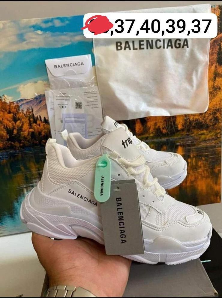 Balenciaga triple S