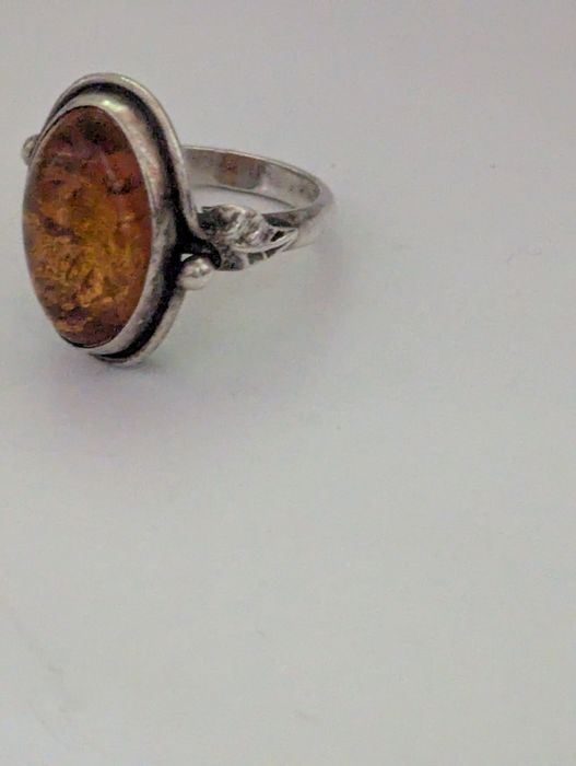 Vand 2 inele argint vintage cu piatra chihlimbar