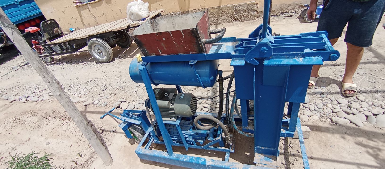 Xom gʻisht aparat 220 v da ishlaydi