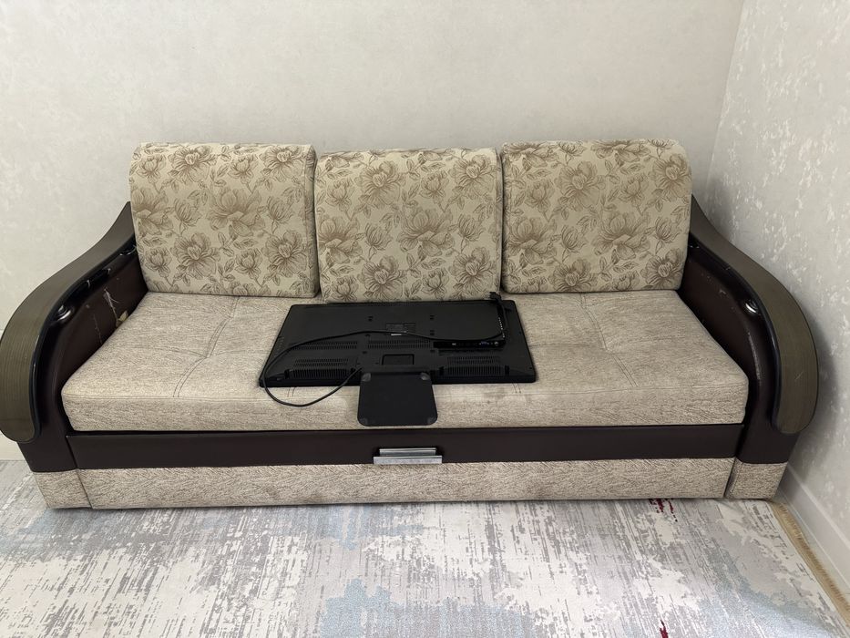 Диван,мебель для гостиной