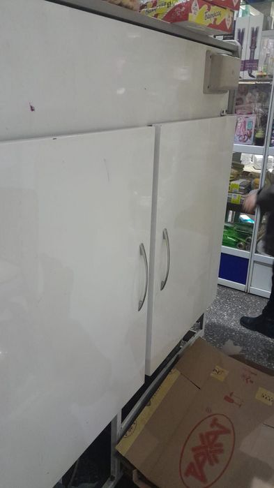 Витринный холодильник