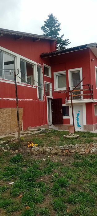 Продавм Урегулиран поземлен имот в м-ст Ален Мак с площ 1134 кв.м.
