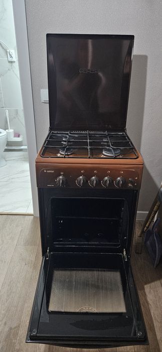 Продам газовую плиту