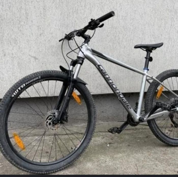 Vând bicicleta cannondale