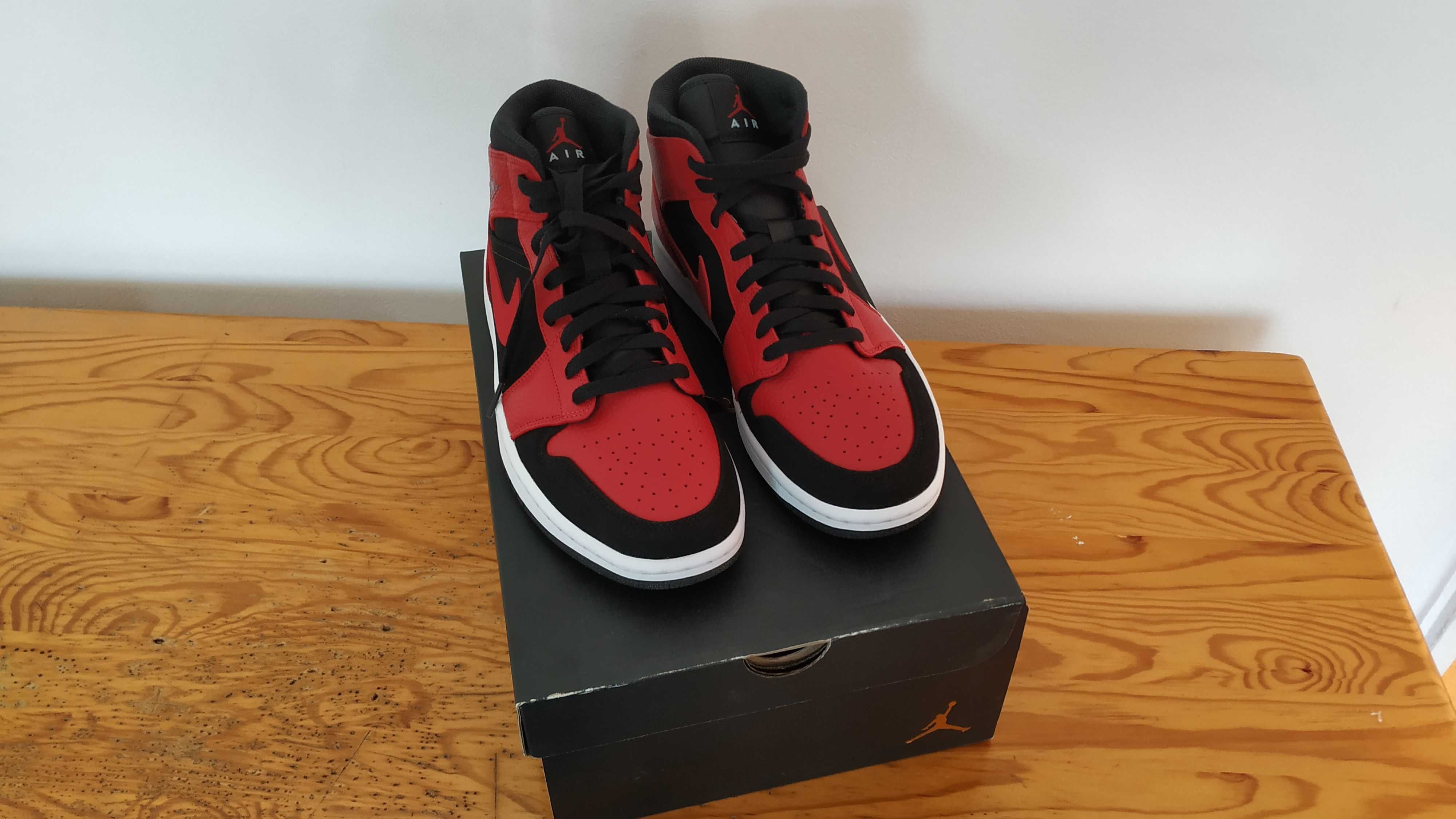 Air Jordan 1 Mid Reverse Bred (2019) – Оригинални, НОВИ – EU 44