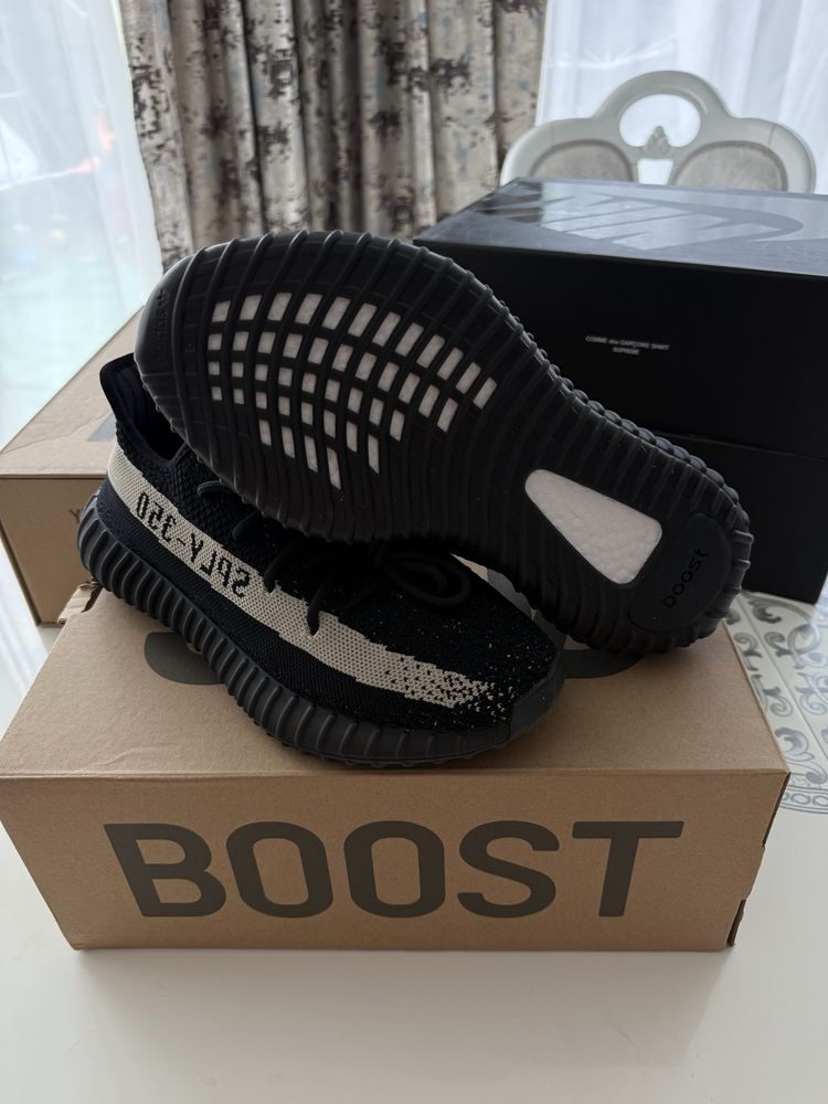 Adidas Yeezy 350 V2 Oreo