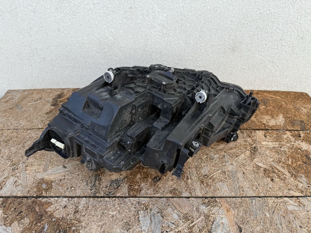 Far dreapta BMW Seria8 M8 G14 G15 G16 Full LED LASER Original Europa