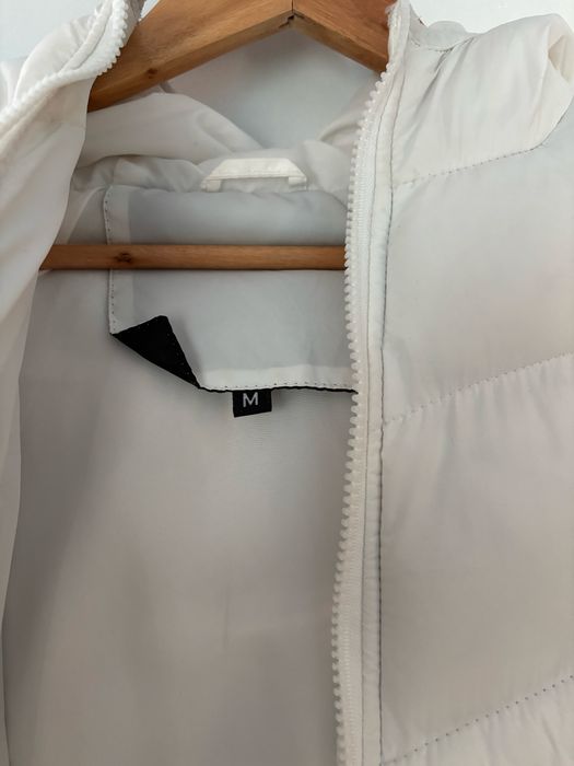 Продавам пролетно яке размер М