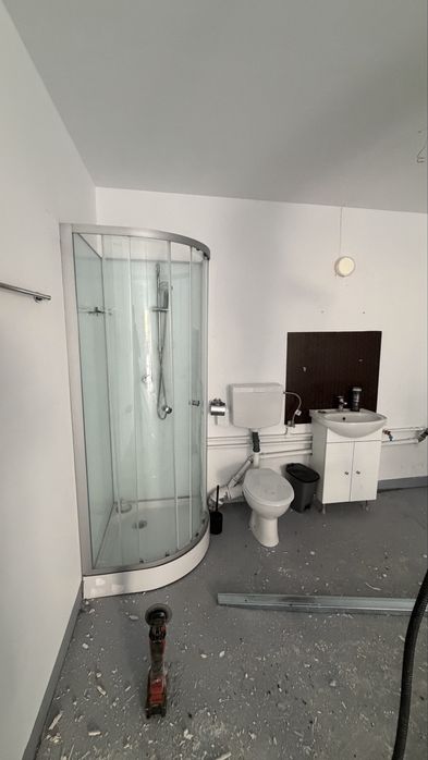 Cabina dus mobilier baie wc