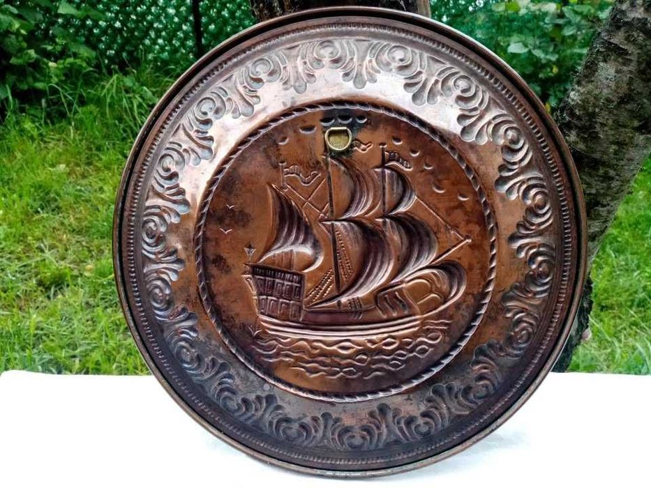 Стара медна чиния