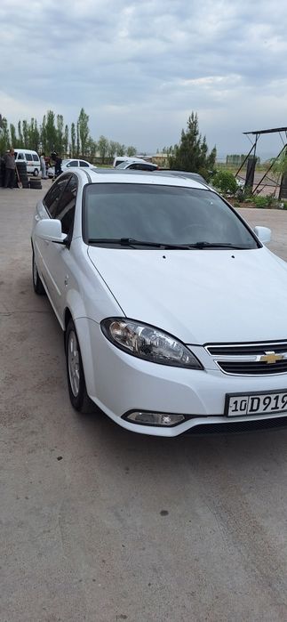 Jentra avtomat faqat arenda vikupkaga beriladi.