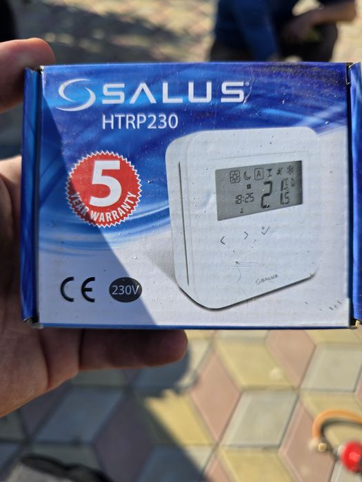 Vând termostate noi Salus HTRP 230