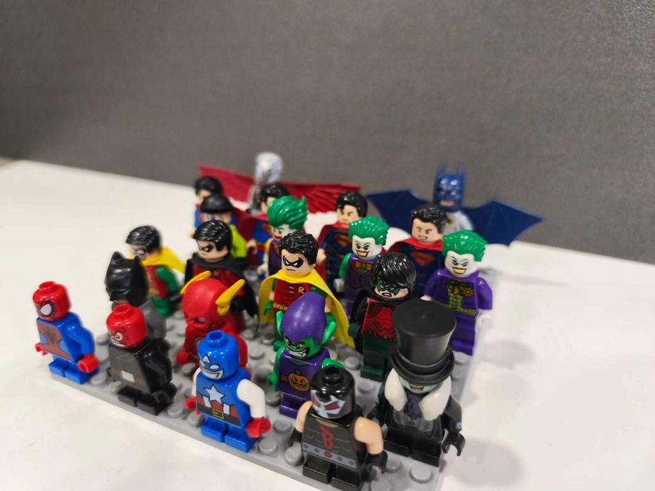 LEGO мини фигурки