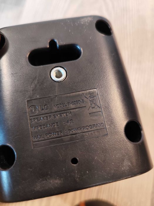 Doua boxe LG 4ohm fara fire