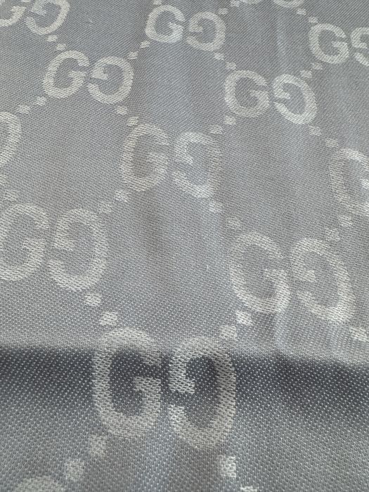 Gucci-Автентичен чисто нов дамски шал