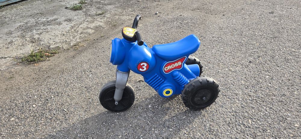 Tricicleta din plastic