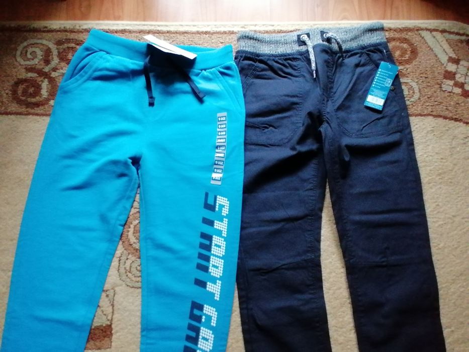 Pantaloni marime 128/134 cm Noi