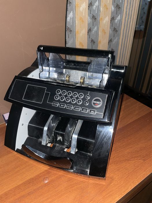 Продаётся деньги считающий аппарат