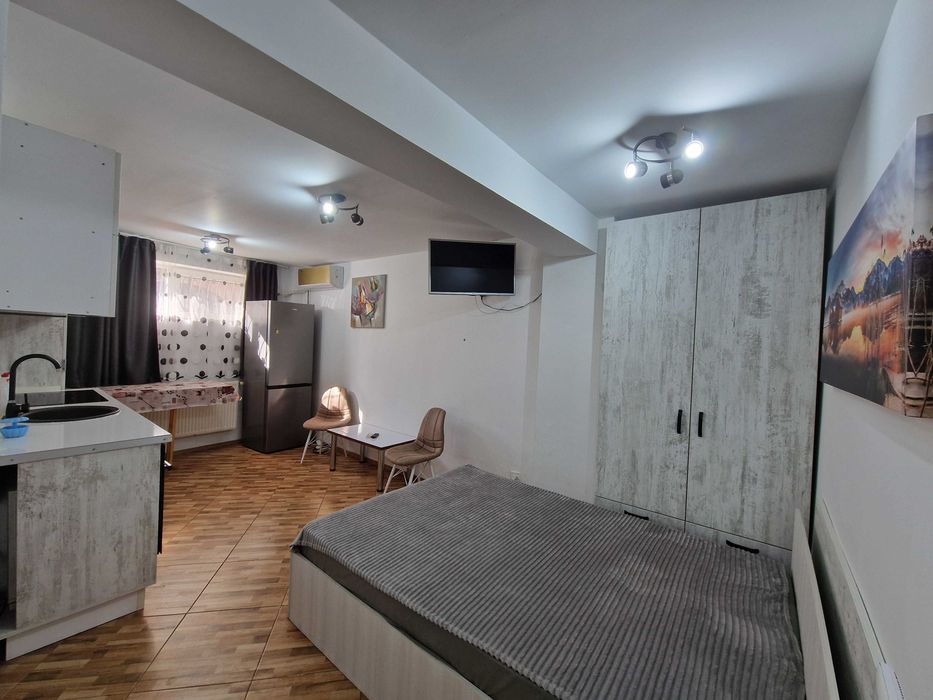 Proprietar vand garsoniera / studio Eroii Revolutiei mobilat și utilat