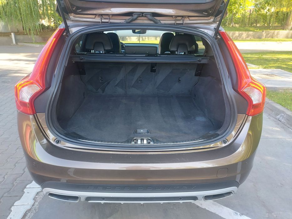 Volvo V60 Cross Country 2018 2.0 tdi 150 cp