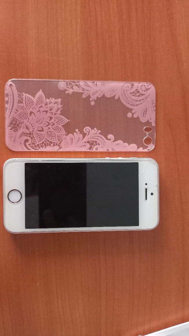 Продам IPhone SE 32 ГБ