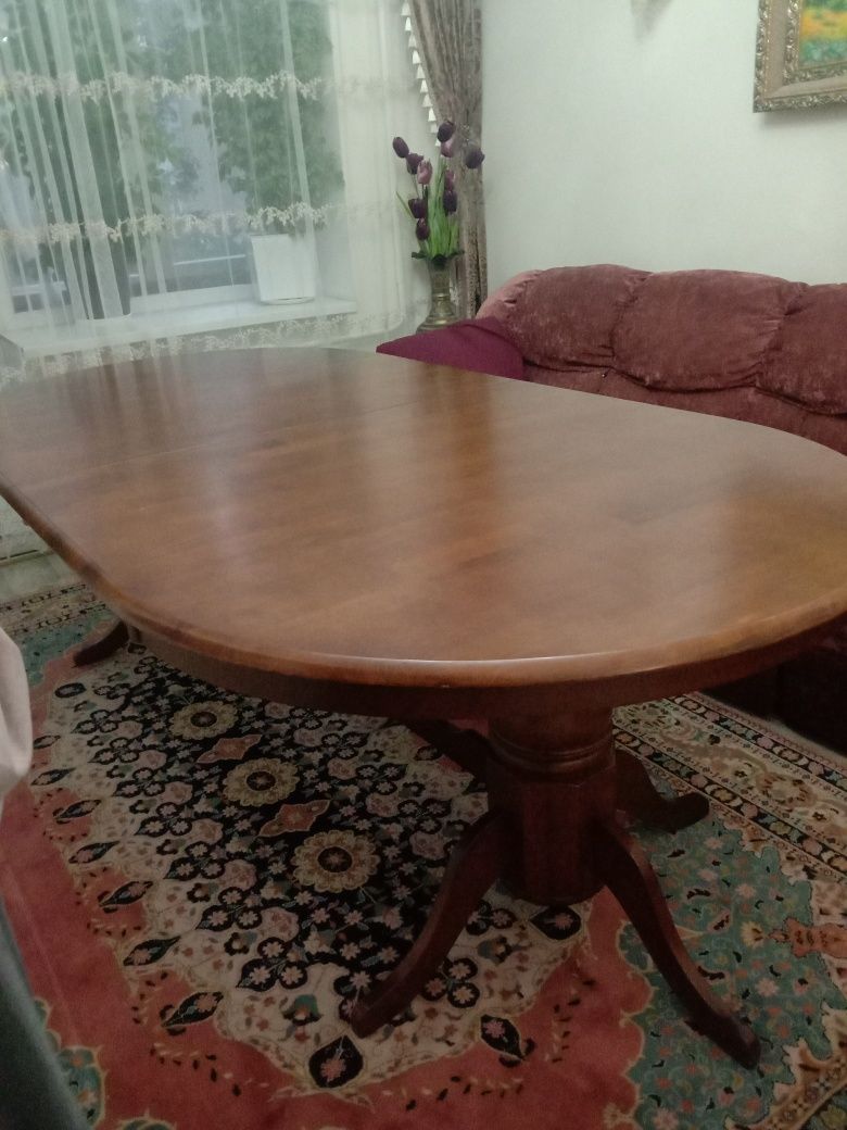Продам стол в хорошем состоянии, производство Малазия,  цвет ореховый